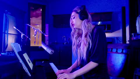 LylacDoll online show from 12.11.24