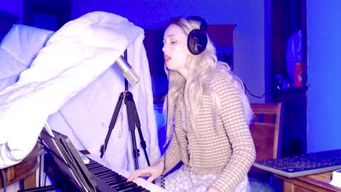 LylacDoll online show from 01.15.25