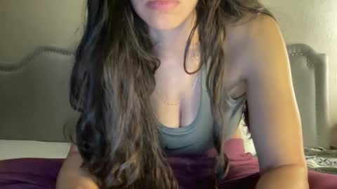 Snapshot of lylajades chatting on 12.08.24 Olivia online show from 12.08.24