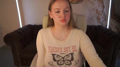 lylanimfa online show from 12.06.24