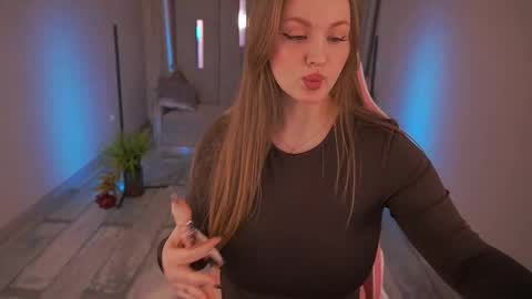 lylanimfa online show from 03.05.25