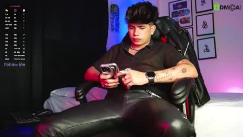 Lyle Bennett Freelance Model online show from 01.10.26