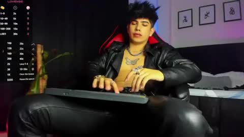 Lyle Bennett Freelance Model online show from 07.27.26