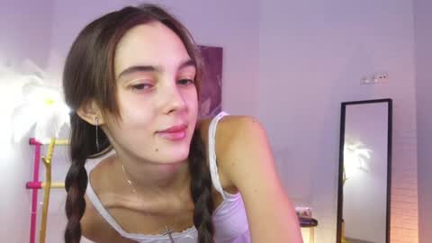 Snapshot of lyly_loveyou chatting on 12.14.24 Lyly   online show from 12.14.24