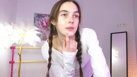 Snapshot of lyly_loveyou chatting on 12.23.24 Lyly   online show from 12.23.24