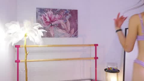 Snapshot of lyly_loveyou chatting on 01.24.25 Lyly   online show from 01.24.25