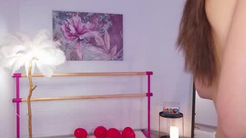 Snapshot of lyly_loveyou chatting on 02.21.25 Lyly   online show from 02.21.25