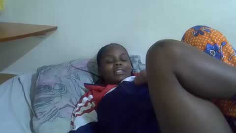 Snapshot of lyn_anna chatting on 02.14.26 lyn_anna online show from 02.14.26