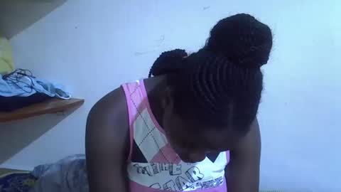 Snapshot of lyn_anna chatting on 02.25.26 lyn_anna online show from 02.25.26