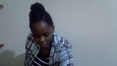 Snapshot of lyn_anna chatting on 03.25.26 lyn_anna online show from 03.25.26