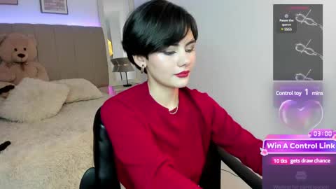 Snapshot of lyn_lebelle chatting on 12.19.24 Lyn online show from 12.19.24