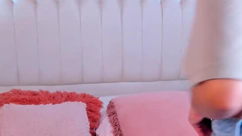 Lyn online show from 12.22.25