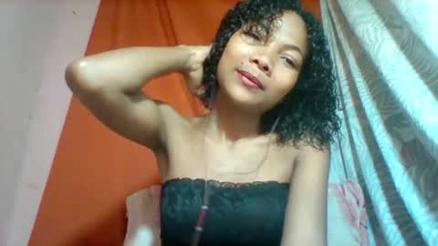 Snapshot of lyndah19 chatting on 12.02.25 lyndah19 online show from 12.02.25