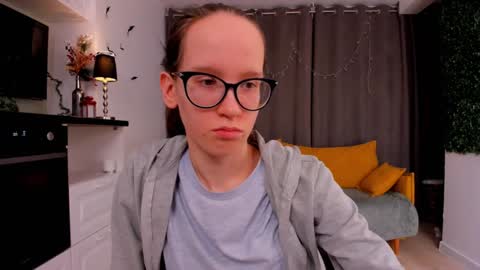 Snapshot of lynettebails chatting on 02.09.25 Sara online show from 02.09.25