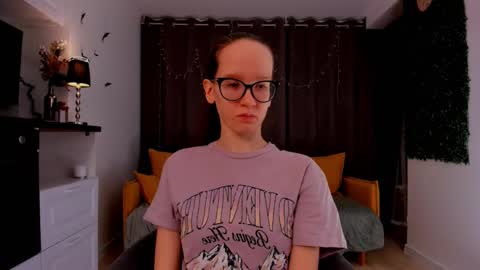 Snapshot of lynettebails chatting on 02.12.25 Sara online show from 02.12.25