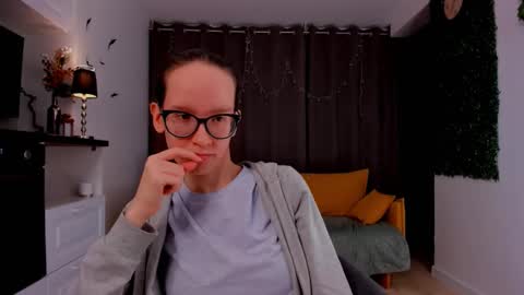 Snapshot of lynettebails chatting on 02.13.25 Sara online show from 02.13.25