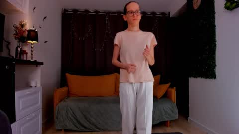 Snapshot of lynettebails chatting on 02.14.25 Sara online show from 02.14.25