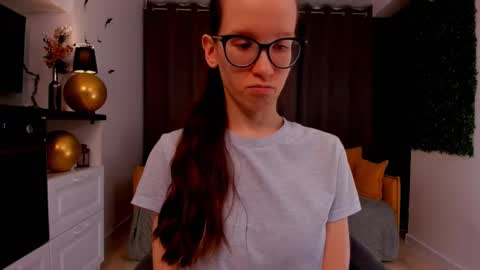 Snapshot of lynettebails chatting on 02.25.25 Sara online show from 02.25.25