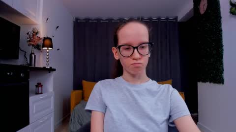 Snapshot of lynettebails chatting on 03.03.25 Sara online show from 03.03.25