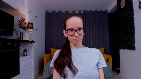 Snapshot of lynettebails chatting on 03.04.25 Sara online show from 03.04.25