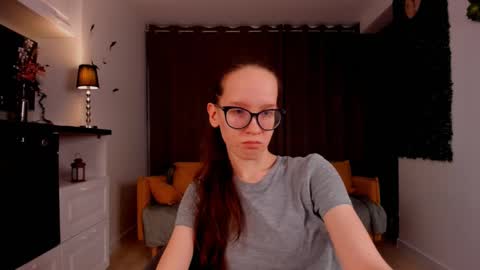 Snapshot of lynettebails chatting on 03.08.25 Sara online show from 03.08.25