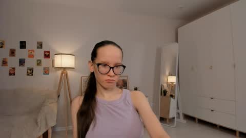 Snapshot of lynettebails chatting on 03.10.25 Sara online show from 03.10.25