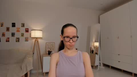 Snapshot of lynettebails chatting on 03.10.25 Sara online show from 03.10.25