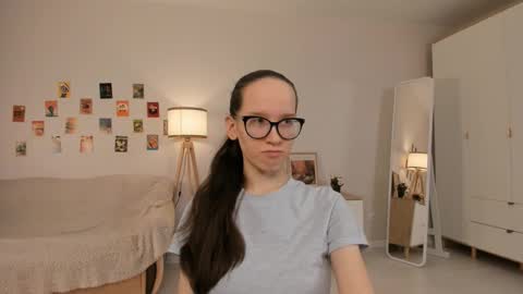 Snapshot of lynettebails chatting on 03.12.25 Sara online show from 03.12.25