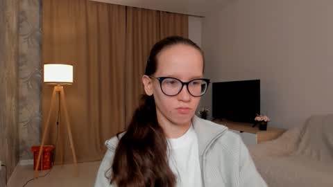 Snapshot of lynettebails chatting on 09.12.25 Sara online show from 09.12.25