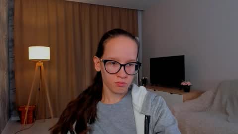 Snapshot of lynettebails chatting on 09.14.25 Sara online show from 09.14.25