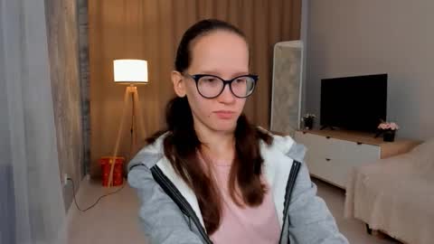 Snapshot of lynettebails chatting on 09.16.25 Sara online show from 09.16.25