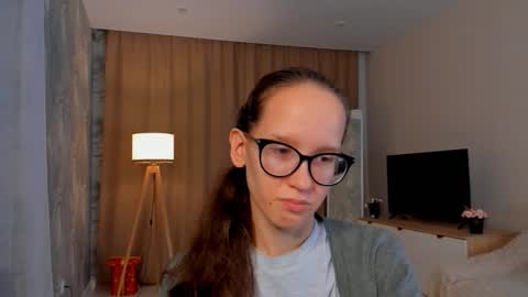 Snapshot of lynettebails chatting on 09.21.25 Sara online show from 09.21.25