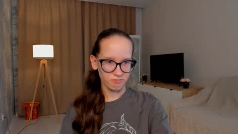 Snapshot of lynettebails chatting on 09.23.25 Sara online show from 09.23.25