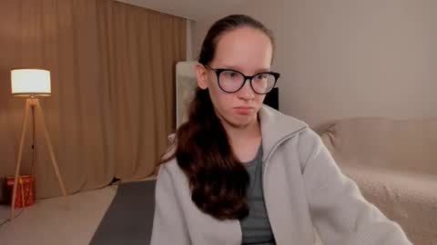 Snapshot of lynettebails chatting on 09.24.25 Sara online show from 09.24.25