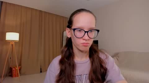 Snapshot of lynettebails chatting on 09.30.25 Sara online show from 09.30.25