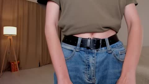 Snapshot of lynettebails chatting on 10.01.25 Sara online show from 10.01.25