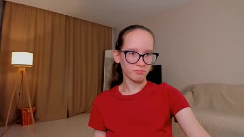 Snapshot of lynettebails chatting on 10.03.25 Sara online show from 10.03.25