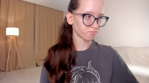 Snapshot of lynettebails chatting on 10.17.25 Sara online show from 10.17.25