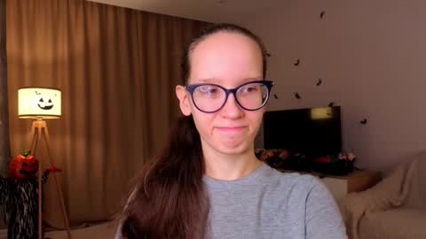 Snapshot of lynettebails chatting on 11.07.25 Sara online show from 11.07.25