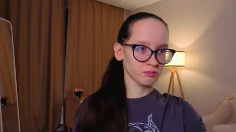 Snapshot of lynettebails chatting on 01.06.26 Sara online show from 01.06.26