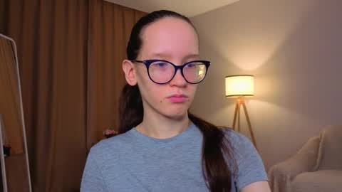 Snapshot of lynettebails chatting on 01.10.26 Sara online show from 01.10.26