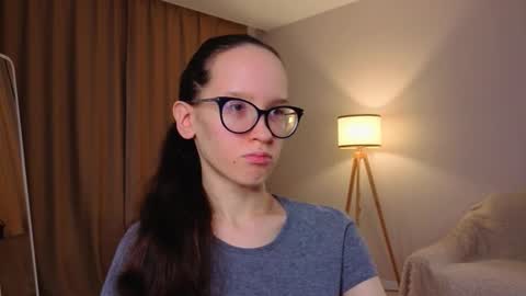 Snapshot of lynettebails chatting on 01.12.26 Sara online show from 01.12.26