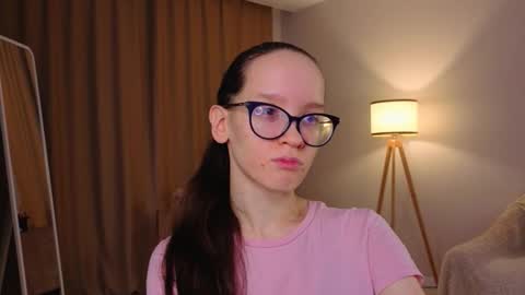 Snapshot of lynettebails chatting on 01.15.26 Sara online show from 01.15.26