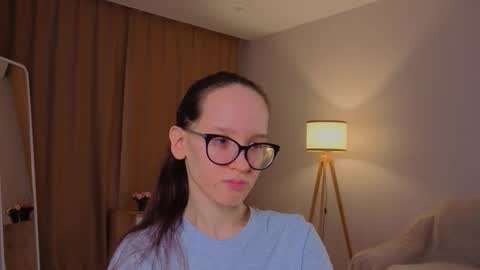 Snapshot of lynettebails chatting on 03.08.26 Sara online show from 03.08.26