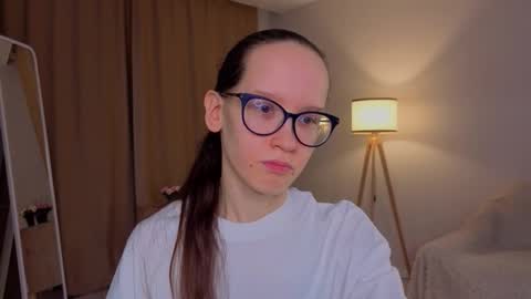 Snapshot of lynettebails chatting on 03.12.26 Sara online show from 03.12.26