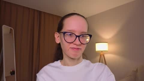 Snapshot of lynettebails chatting on 03.19.26 Sara online show from 03.19.26