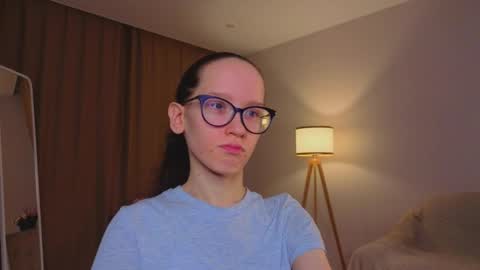 Snapshot of lynettebails chatting on 03.26.26 Sara online show from 03.26.26