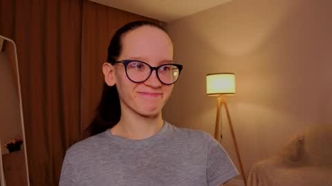 Snapshot of lynettebails chatting on 03.28.26 Sara online show from 03.28.26