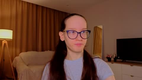 Snapshot of lynettebails chatting on 04.05.26 Sara online show from 04.05.26