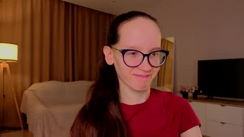 Snapshot of lynettebails chatting on 04.07.26 Sara online show from 04.07.26